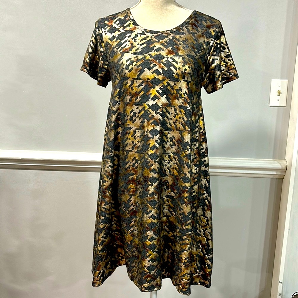 LuLaRoe Shimmery Black & Gold Tunic